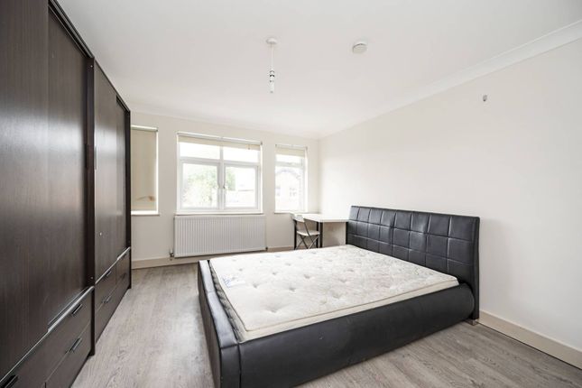 Thumbnail Flat to rent in Brent Street, Hendon, London