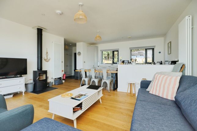 16, Plas Pistyll, Pwllheli photo 2