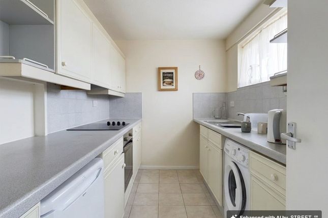 Flat 2, 158 London Road, Leicester photo 2
