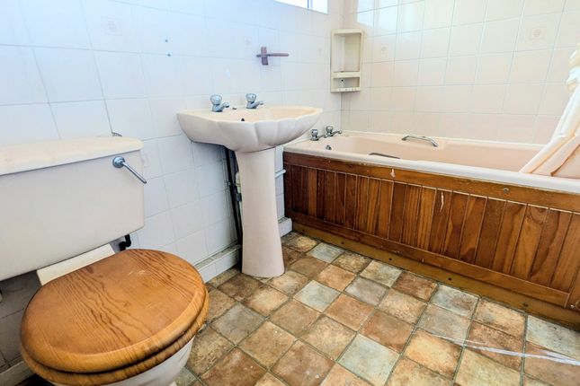 13 Fir Tree Close, Merthyr Tydfil photo 4