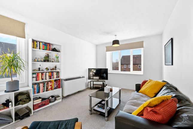 69, Kipling Drive, London photo 2