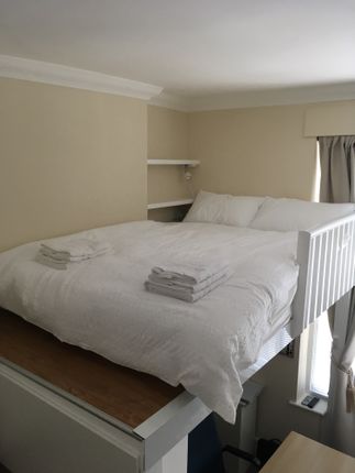 Warwick Way, London photo 3