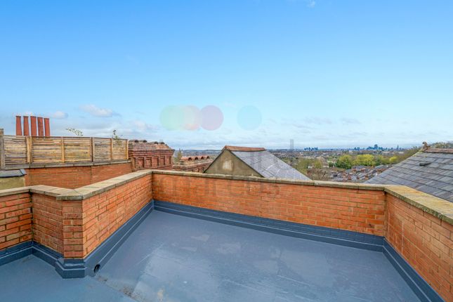 Thumbnail Flat to rent in Hillfield Park Mews, London