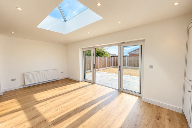 48, Parksway, Poulton-Le-Fylde photo 3