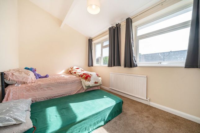 2, Moreton Avenue, Isleworth photo 5