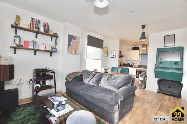 Flat for sale in Newson House, Brixton, London