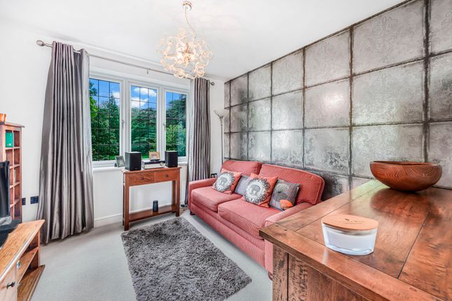 22 Bowlby Hill, Harlow photo 4