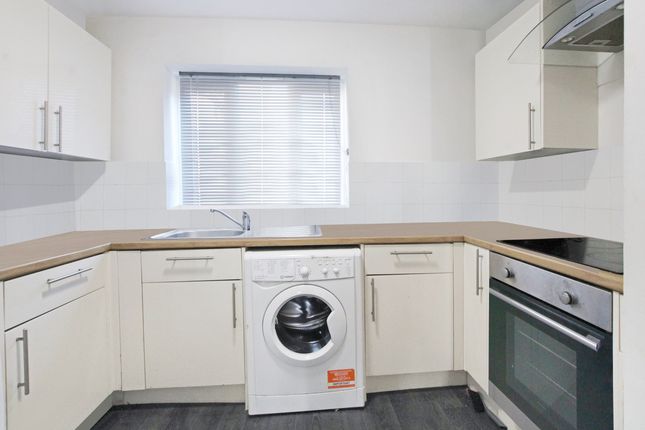 Flat for sale in Copperfields, Basildon