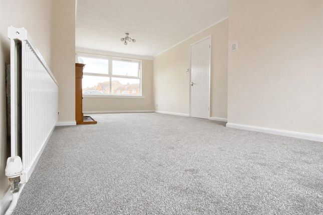 5, Appledore Avenue, Sheerness photo 3
