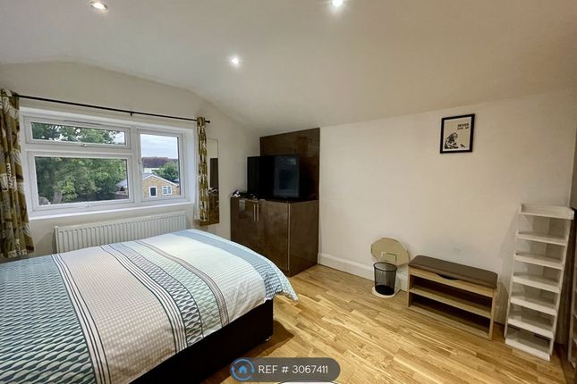 St Judes Road, Englefield Green, Egham photo 4