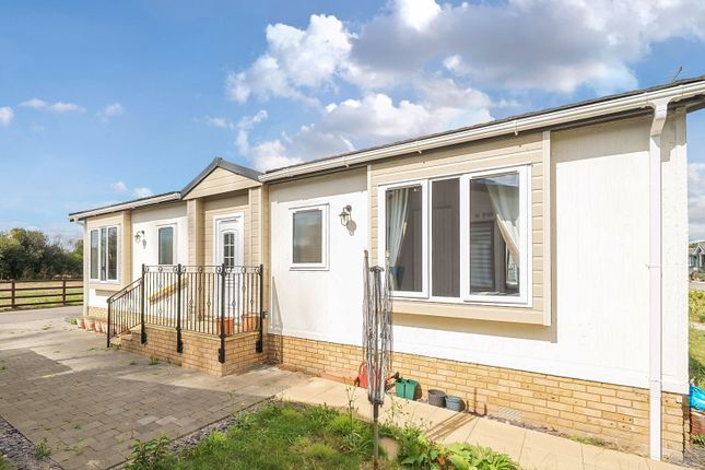 2-bed caravan on Deers Court,7 Hawthorn Avenue, Horton Road, Wimborne, £165,000