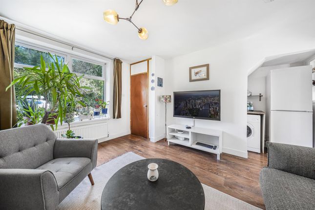 89, Friday Hill West, London photo 3