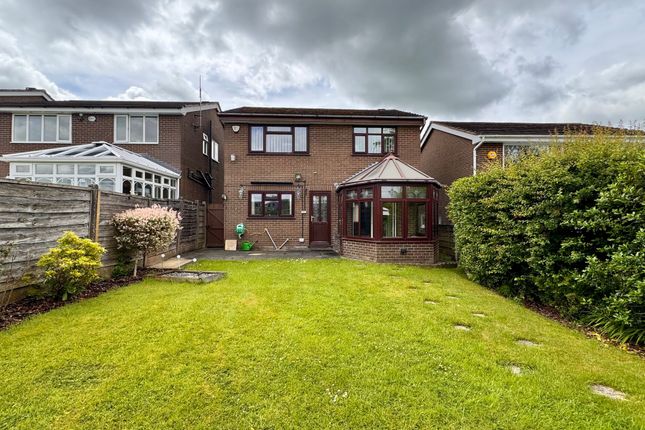 8 Meadowfield Close, Glossop photo 4