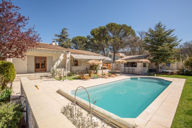 Villa for sale in Lourmarin, Vaucluse, Provence-Alpes-Côte d`Azur, France