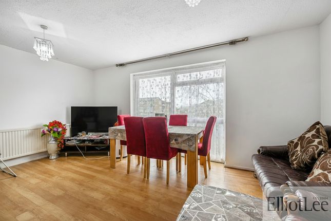 7 Nigel Close, Northolt photo 2