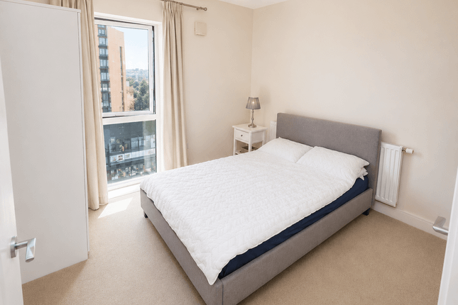 Flat 13, 49, Clarence Avenue, ILFORD photo 2
