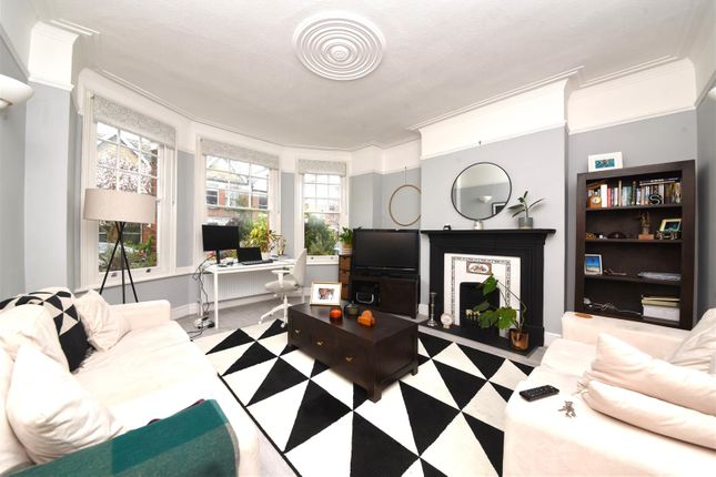 Flat for sale in Sedgemere Avenue, East Finchley