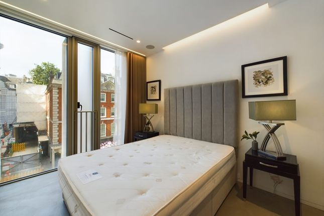 Flat for sale in Buckingham Palace Road, Victoria