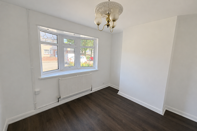 67 Glantwrch, Swansea photo 3