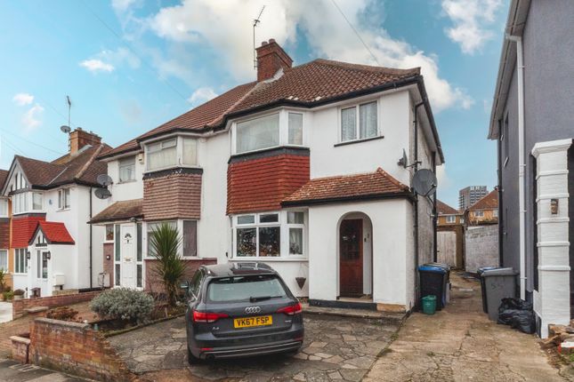 1-bed flat on Tudor Court North, Wembley, £265,000