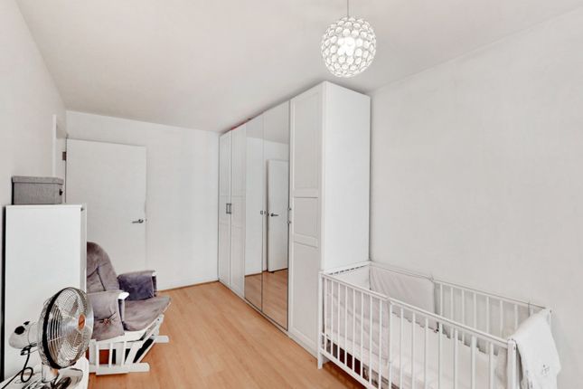 Flat for sale in Little Cottage Place, Greenwich
