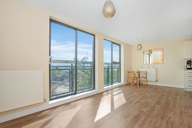 60 Weavers Mill Close, Bristol photo 2