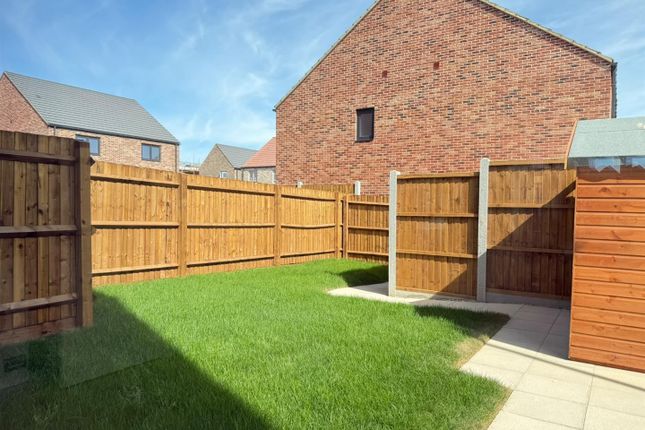 18, Gault Crescent, Cambridge photo 2