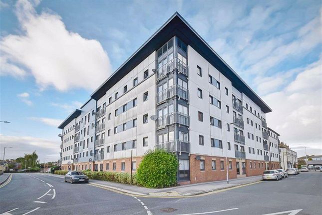 Thumbnail Flat for sale in Spring Street, Hull