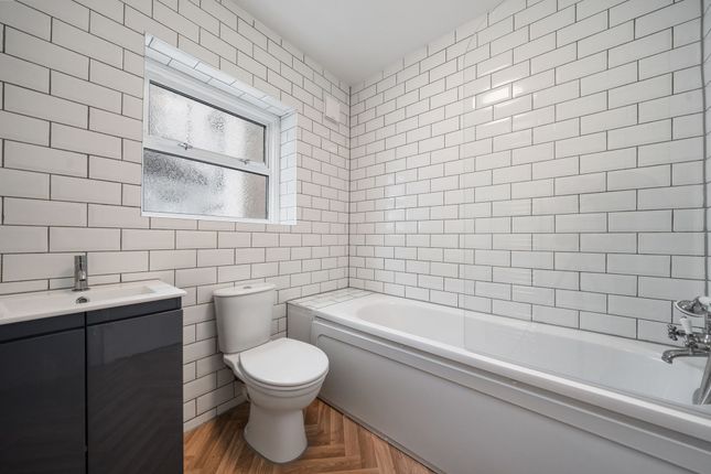 133b Chatsworth Road, London photo 4