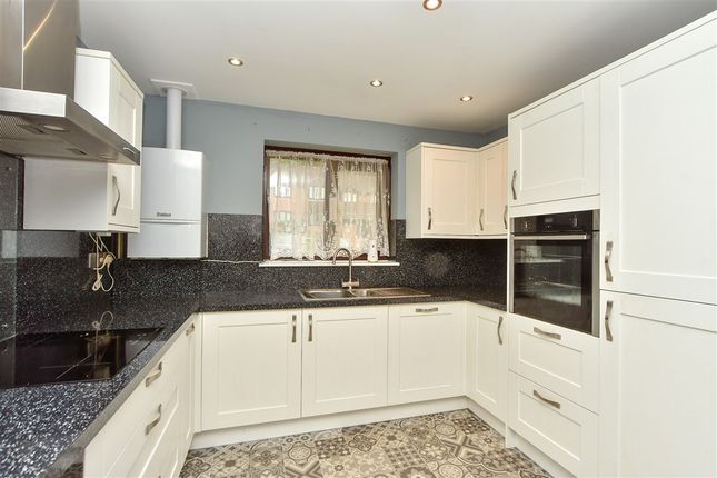 Kingsdown Close Hempstead, Gillingham photo 2