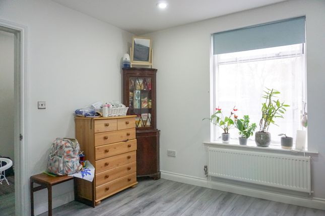 276, Green Lane, Morden photo 3