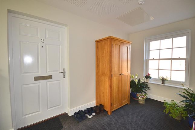 Flat 2, 6, Vittoria Court, Dorchester photo 4