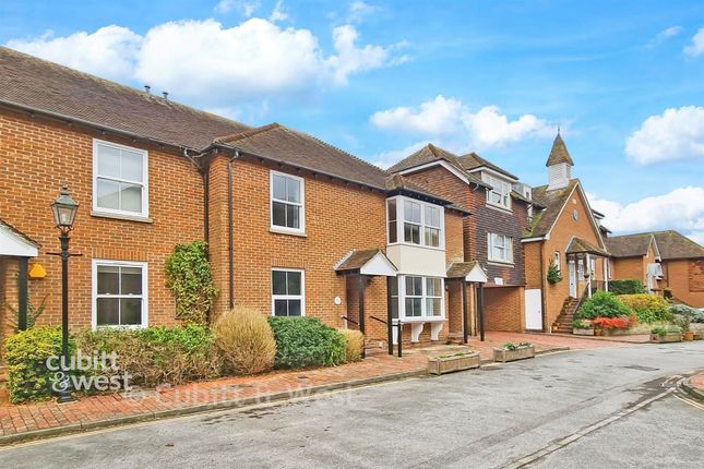 10, Tarrant Wharf, Arundel photo 2