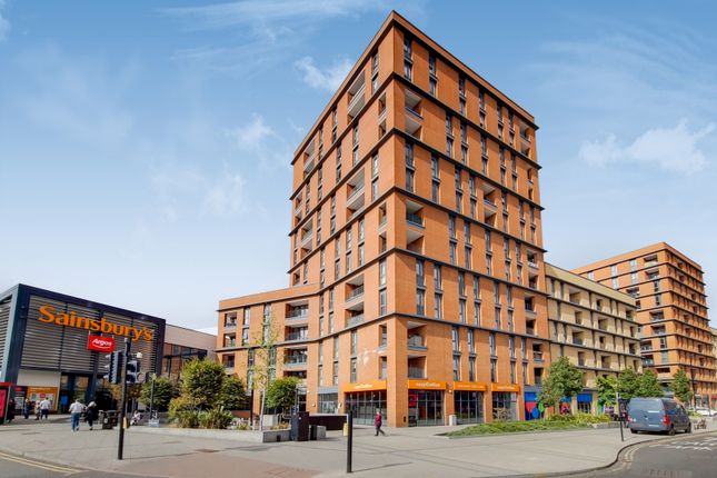 Thumbnail Flat for sale in 289 High Street, Sutton