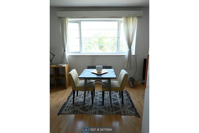 Flat, Parrs Wood Court Wilmslow Road, Manchester photo 5