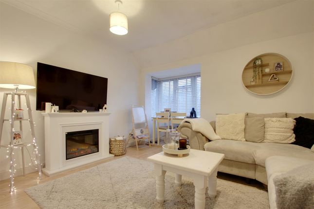 Thumbnail Flat for sale in Brick Lane, High Street, Henfield