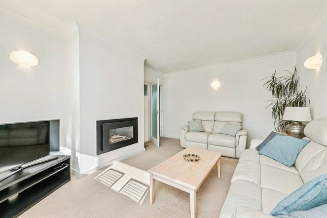 20, Fenay Drive, Huddersfield photo 3