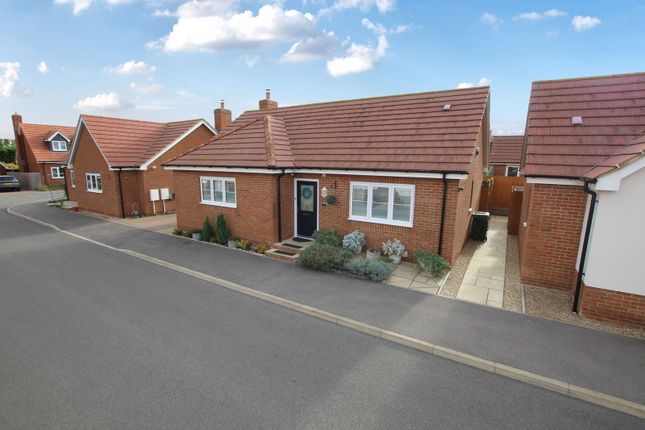 2-bed house on 12, Walnut Close, Blunham, £415,000