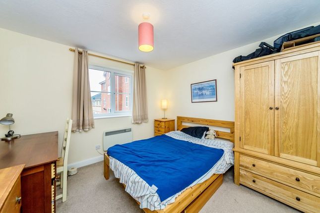 Flat 34, Concord Court, Winery Lane, Kingston Upon Thames photo 4