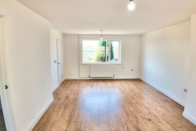 44 Aneurin Avenue, Blackwood photo 2