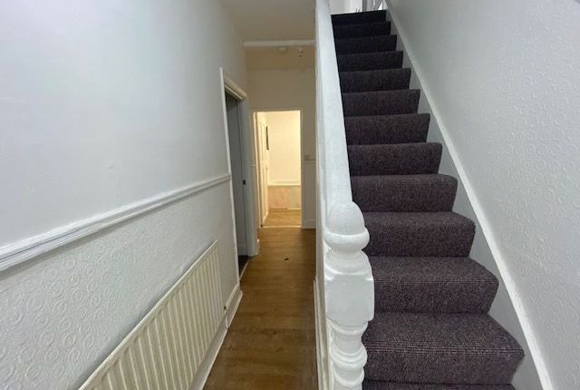 44 Trinity Road, Southall photo 3