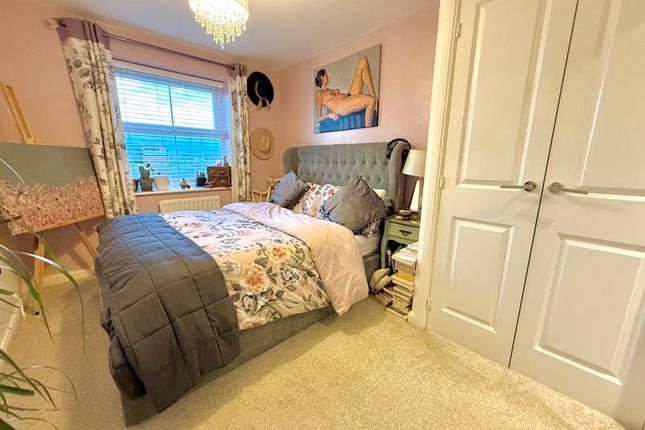 35, Limestone Grove, Houghton Regis photo 4