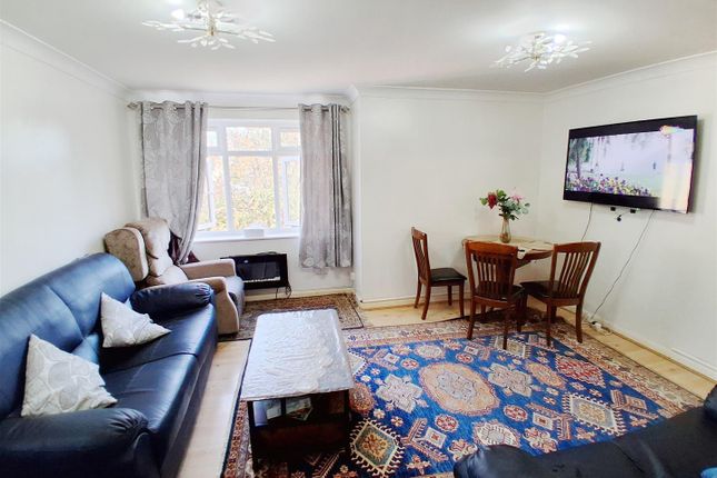 112, Gainsborough Road, Hayes photo 3