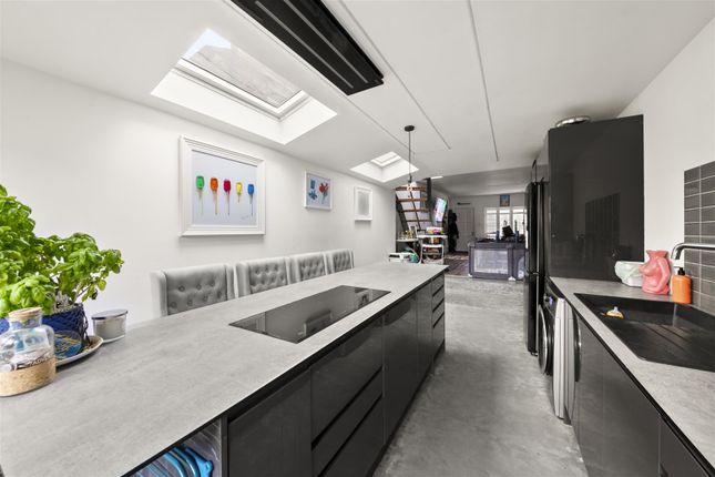 13, Norwood Terrace, Southall photo 2