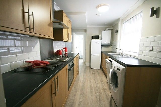 Thumbnail Flat to rent in Woodbine Street, Bensham, Gateshead