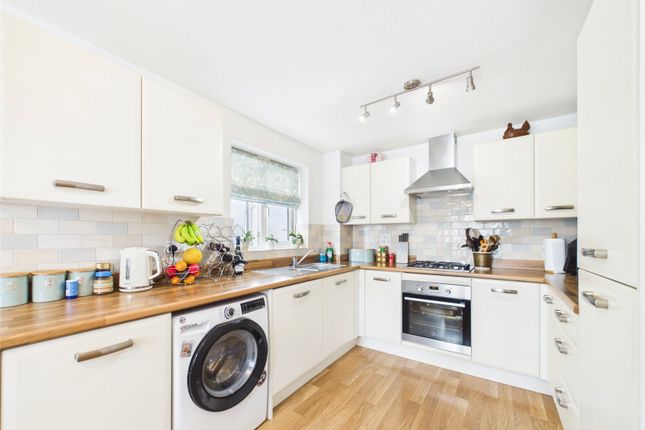 4, Broom Park, Devon photo 4
