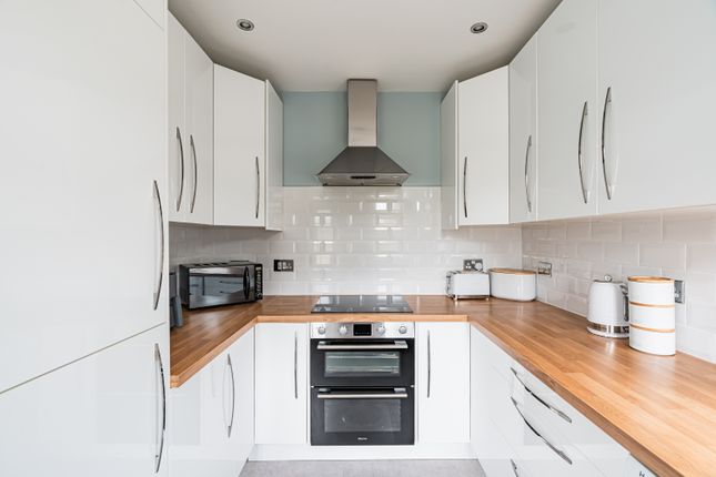 18, Willow Avenue, Bonnyrigg photo 4