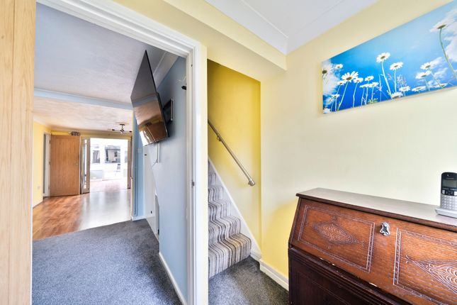 5 Woodhouse Way, Cambridge photo 4