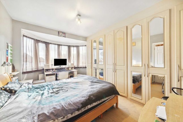 Property for sale in Covington Way, London