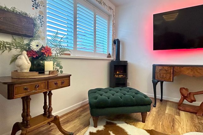 18 Twining Brook Road, Cheadle photo 4